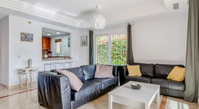 Peaceful Holiday Home in Sitio de Calahonda With Garden, Rezervați Hotel Riviera del Sol Spania