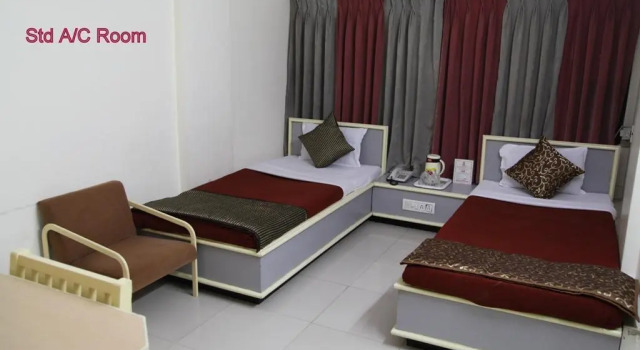 Aditya Hotel, Rezervovat Hotel Hotely v Gujarat s parkováním, Parkování