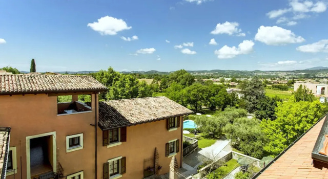 Cozy Holiday Home In Manerba del Garda With Pool