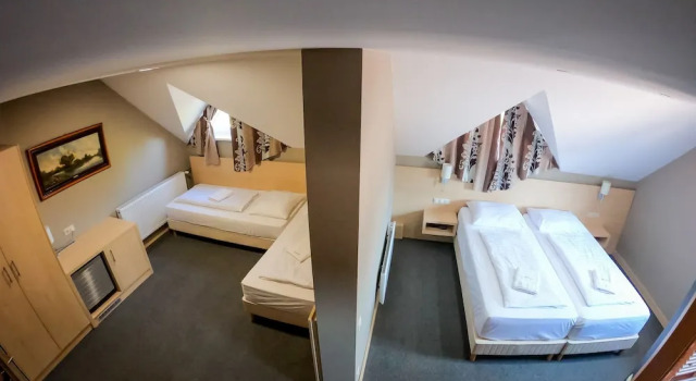 Четырёхместный семейный номер Standard c 1 комнатой Hotel Vineyard Inn - Szőlőskert