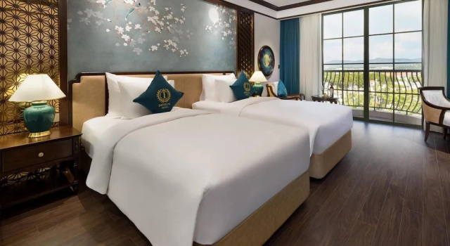 Номер Deluxe с балконом и с видом на город Best Western Premier Imperial Dalat