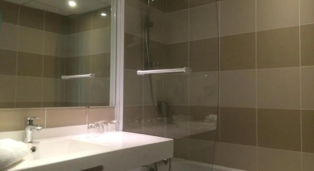 Четырёхместный номер Standard ibis Styles Guéret