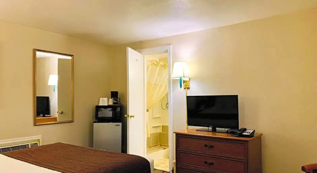 Номер Standard Roadside Motel