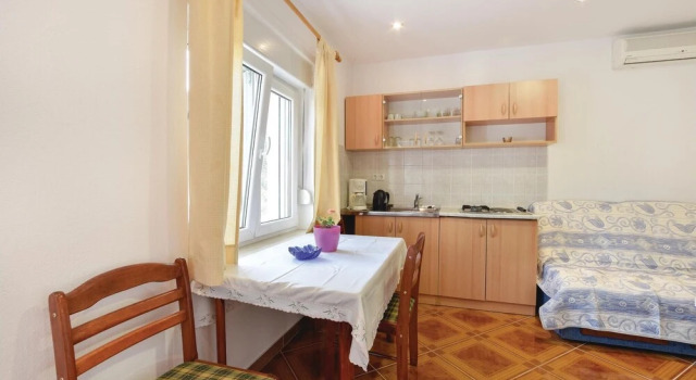 Beautiful Home in Mimice With Wifi and 1 Bedrooms, Забронировать Отель Отели Мимице с бассейном, рядом с Пляж Туна, Бассейн