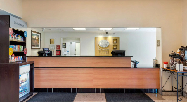 Comfort Suites Victorville-Hesperia, Prenota Hotel Hesperia California
