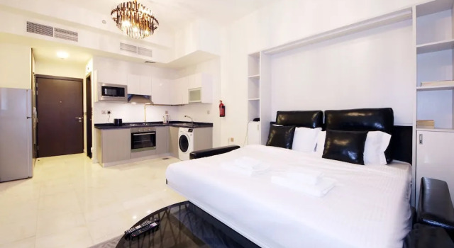 Studio Apartment in Bayz Tower, Забронировать Апартаменты/квартира Отели Эмирата Дубая с бассейном, рядом с Al Wajeha Al Maeyah Marine Transport Station, Бассейн