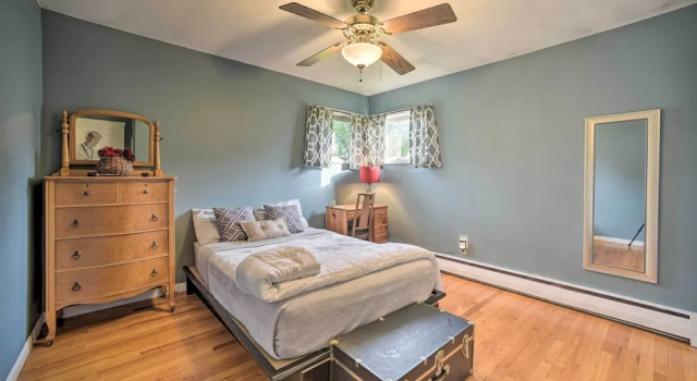 Albany Home w/ Fenced Yard & Patio - Pets Welcome!, Buchen Sie Ferienhaus Albany (und Umgebung) 