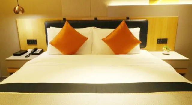 Люкс Homeinn Selected Hotel (Tianjin Railway Station Italy Customs Street)