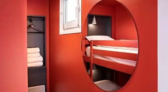 Четырёхместный номер Standard Hotel Le Bugatti