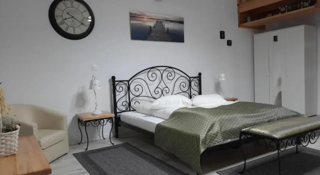 Korona Panzió, Prenota Hotel Hotel economici a Transilvania