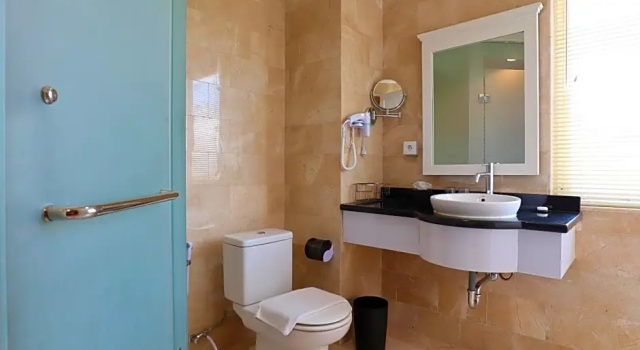 Junior Suite Vue Palace, ARTOTEL Curated