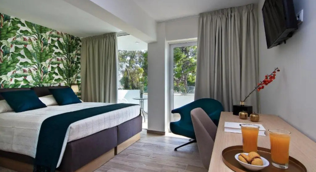 Двухместный номер Superior с балконом и с частичным видом на море Maison 66, Riviera Hotels