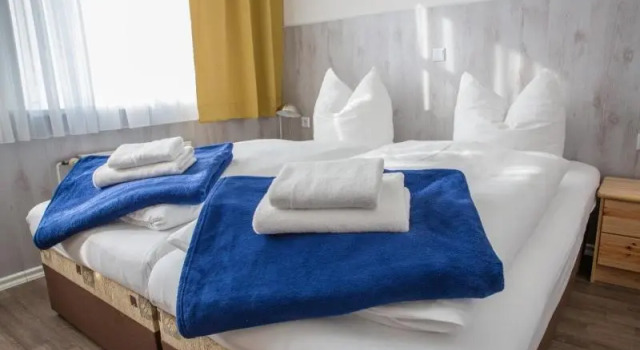 Апартаменты H&H Apartments im Herzen der Stadt in der Lange Strasse geräumig ruhig mit Küche und Esstisch