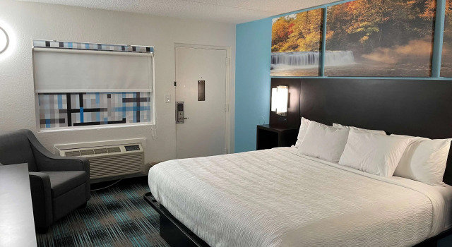 Days Inn by Wyndham Calhoun GA I-75 and US-41, Book Hotel Hoteller i Calhoun med pool, Swimmingpool