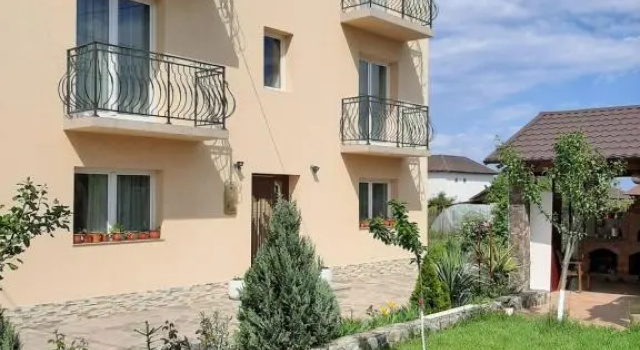 Roman Costinesti camere de inchiriat