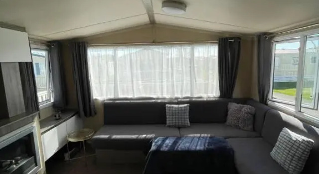 Delightful 6 Berth Holiday Home with Decking Area, Забронировать Отель Отели Исторического графства Суссекса с парковкой, Парковка