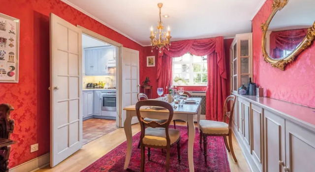 Коттедж Grand с 3 комнатами с балконом и с видом на сад Royal Richmond Family Home by Kew Gardens