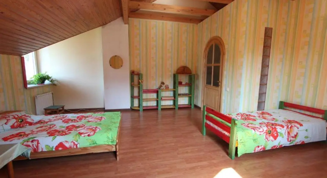 Seng i sovesal Forest B&B