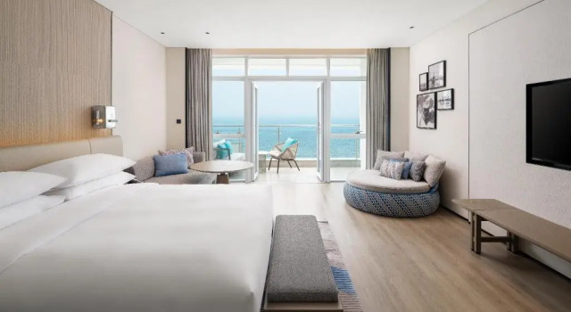 Двухместный номер Premier с балконом и с видом на океан Sheraton Beihai Resort