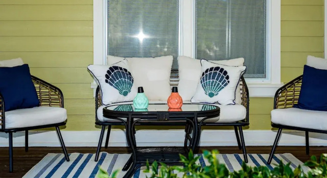 1352 Laurel Grove 3 Bedroom Home by RedAwning, Varaa Lomakoti Hotellit Emerald Coast uima-altaalla, Uima-allas
