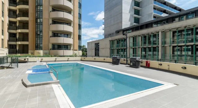 Апартаменты Central 2-bed Apartment With Pool, Gym and Spa