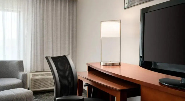 Четырёхместный номер Standard Courtyard by Marriott Ewing Princeton