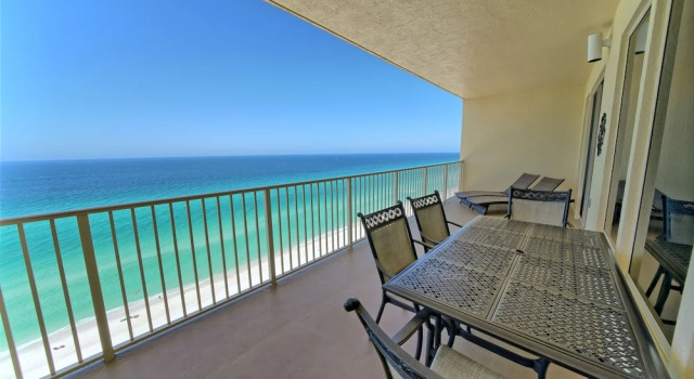 Номер Standard с 2 комнатами с балконом Luxurious High-Rise Condo with Spacious Balcony Facing the Ocean - Unit 1805 by RedAwning