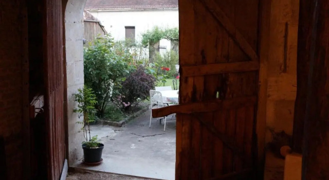 La Grille Fleurie, chambres dhôte chez lhabitant, Book Hotel Hotels in Burgundy with a Pool, Swimming Pool
