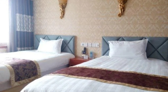 Yanling Hongtai Business Hotel