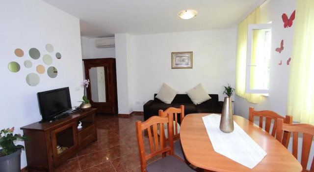 Apartments Lola