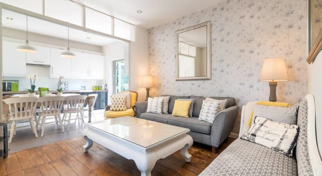 Beautiful Home W/terrace in North London, 6 Guests, Забронировать Отель Отели Англии 3 звезды, 3*