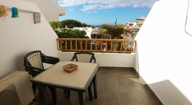 Апартаменты Lovely apartment close to beach and all amenities 102