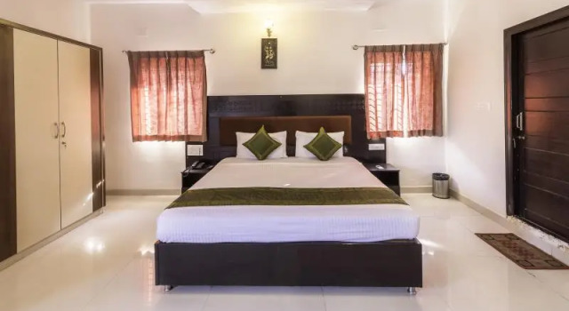 Hotel Sanctum Suites Koramangla Bangalore, Забронировать Отель Корамангала Бангалор, рядом с Торговый центр The Forum