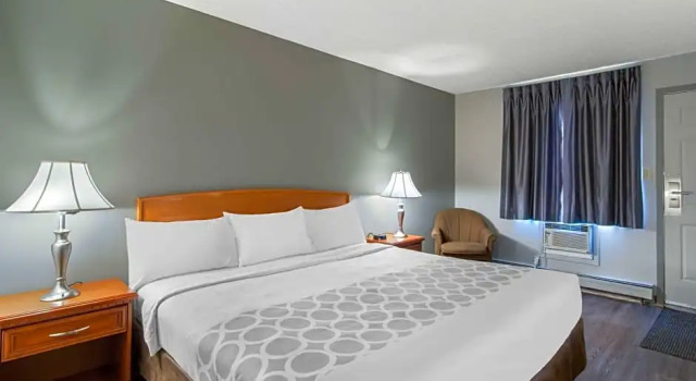 Standardowy dwuosobowy pokój Econo Lodge