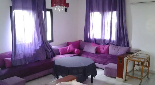 Villa RAJ, Rezerwuj Willa Hotele w Tanger-Tetouan z parkingiem, Parking