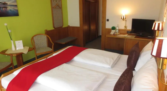 Двухместный номер Standard с балконом Hotel Krone