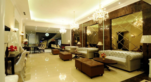 Liz Palace Inn