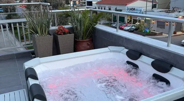 Коттедж Gazi Suite with Private Rooftop