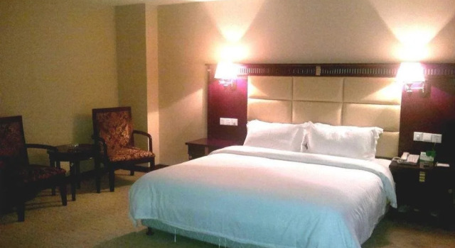 深圳宝荷君豪大酒店, Rezerwuj Hotel Hotele w Shenzhen z parkingiem, Parking