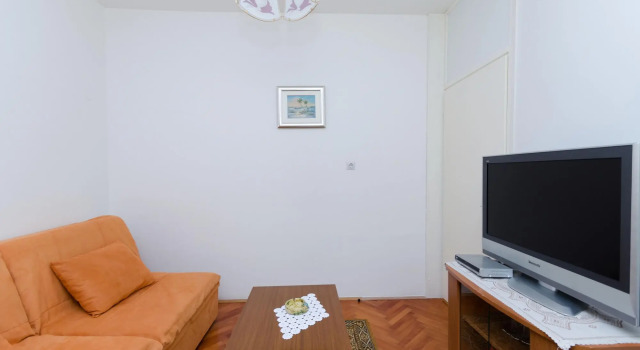 Apartment Nikola, Prenota Appartamento Hotel a Isole Quarnerine con parcheggio, Parcheggio