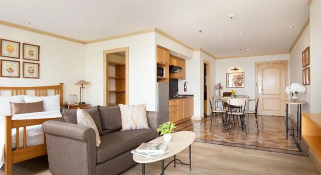 Номер Standard с балконом Riverfront Bangkok