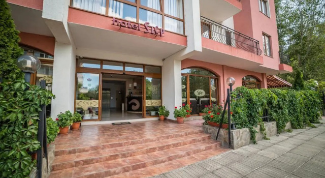Step Hotel, Забронировать Отель Отели Солнечного берега с парковкой, рядом с Танцевальный клуб Den Glade Viking, Парковка
