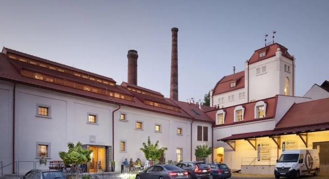 Hotel Kleis, Boek Hotel  
