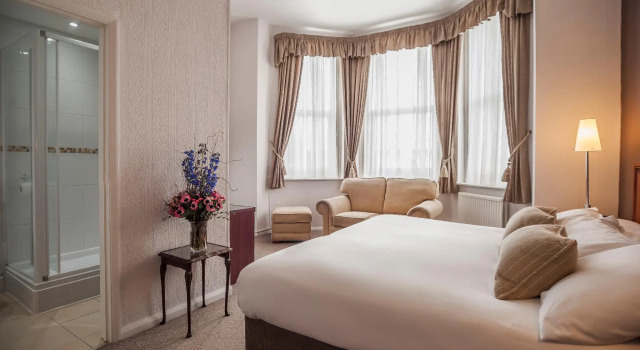 Двухместный номер Superior OYO Devonshire Park Hotel