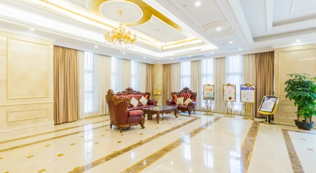 Vienna Hotel (Foshan Lishui Diyicheng), Boek Hotel Hotels in Guangdong met parkeren, Parkeren