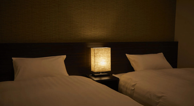 Rinn Horikawa Takatsuji, Book Hotel Kyoto Japan