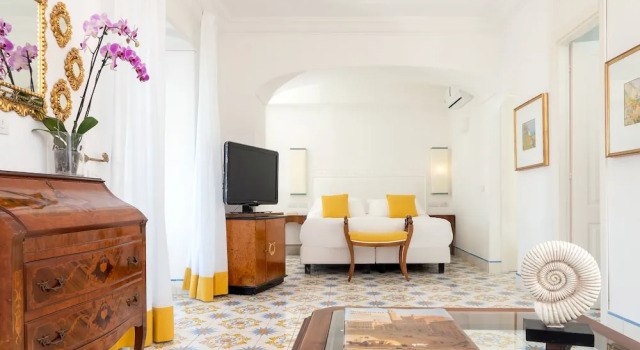 Luxury Double Junior Suite with balcony Sina Flora