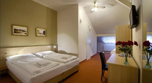 Camera tripla Economy mansarda Hotel Taurus