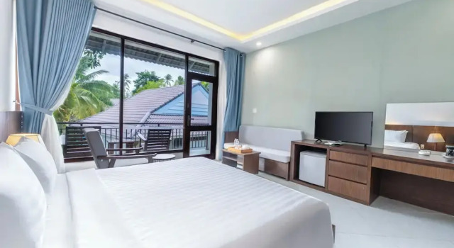 Двухместный номер Deluxe с балконом и с видом на бассейн Kingo Retreat Resort