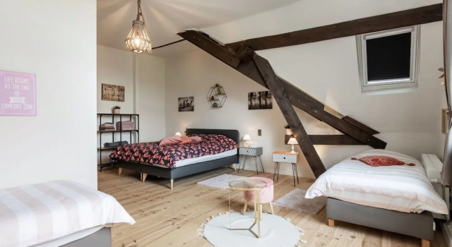 Renovated Appartment in Castle, Забронировать Отель Жев провинция Намюр